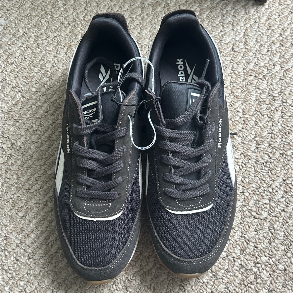 NWT Reebok shoes black womens size 11 or men’s 9.5